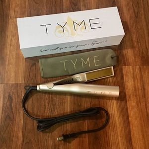NEW in Box Tyme Styling Curling Flat Iron 💕